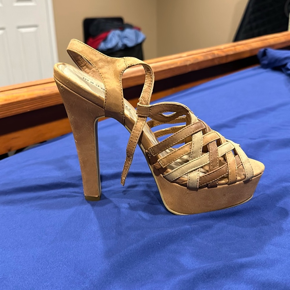 High heel and open toed